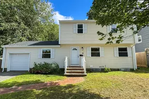 282 Pleasant St, Marblehead, MA 01945 - Photo 1