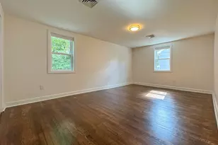 282 Pleasant St, Marblehead, MA 01945 - Photo 18