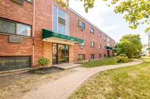 590 American Legion Hwy, Boston, MA 02131 - Photo 2