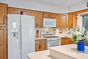 32 Whalers, Salem, MA 01970 - Photo 12