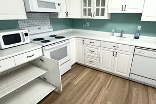 2 Hammond Pond Pkwy, Newton, MA 02467 - Photo 4