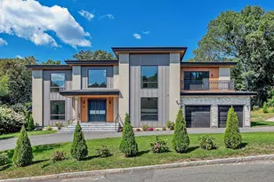 20 Amberwood Dr, Winchester, MA 01890 - Photo 2