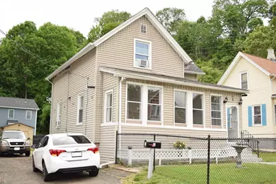 5 Vernon St, Holyoke, MA 01040 - Photo 2