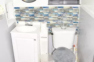 5 Vernon St, Holyoke, MA 01040 - Photo 14