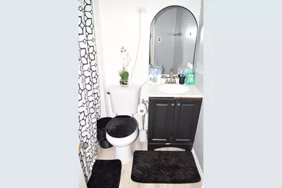 5 Vernon St, Holyoke, MA 01040 - Photo 12