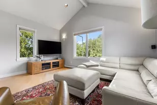 409 Haverhill St, Reading, MA 01867 - Photo 14