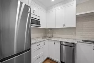 18 Hereford St, Boston, MA 02115 - Photo 22