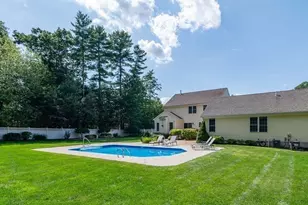 53 Queens Cir, Raynham, MA 02767 - Photo 10