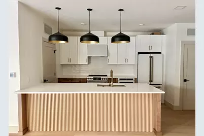 1025 Massachusetts Avenue #204, Arlington, MA 02476 - Photo 2