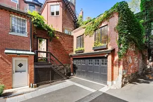 20 Chestnut St, Boston, MA 02108 - Photo 24