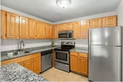 32 Whites Ave #D33, Watertown, MA 02472 - Photo 4