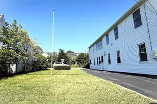 13 Oxford Ave, Dudley, MA 01571 - Photo 12