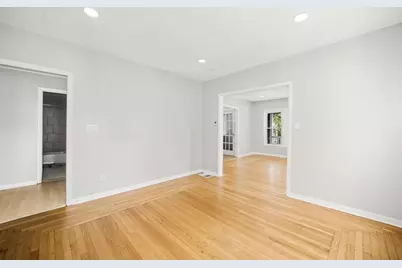 57 Narragansett St, Springfield, MA 01107 - Photo 8