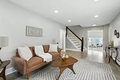 77 Coleman St, Springfield, MA 01109 - Photo 2