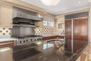 4390 Main, Barnstable, MA 02637 - Photo 12