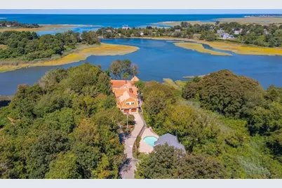 4390 Main, Barnstable, MA 02637 - Photo 2