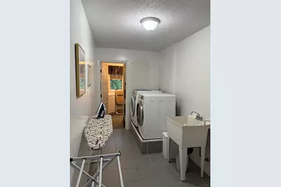 321 Westerly Cr, Ludlow, MA 01056 - Photo 8