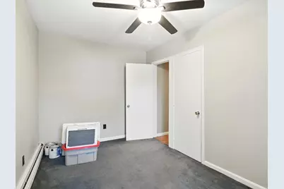 52 Emmett St, Chicopee, MA 01020 - Photo 22