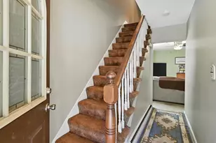 52 Emmett St, Chicopee, MA 01020 - Photo 18