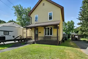52 Emmett St, Chicopee, MA 01020 - Photo 2