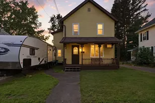 52 Emmett St, Chicopee, MA 01020 - Photo 4