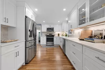 2 Longfellow Rd, Wellesley, MA 02481 - Photo 4