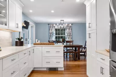 2 Longfellow Rd, Wellesley, MA 02481 - Photo 6