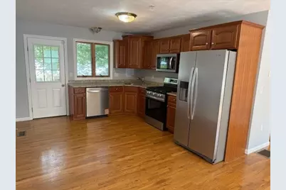 955 Pleasant St #3, Weymouth, MA 02189 - Photo 2