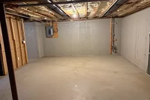 955 Pleasant St, Weymouth, MA 02189 - Photo 18