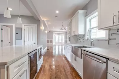 7 Lorenzo Street, Boston, MA 02122 - Photo 8