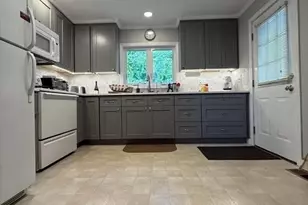 768 Ashland Ave, Southbridge, MA 01550 - Photo 2