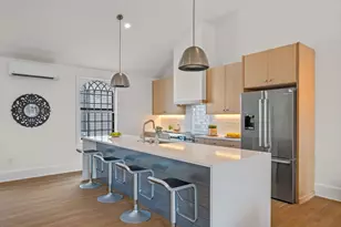 132 Elm St, Marblehead, MA 01945 - Photo 8