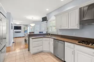 25 Carrolls Ln, Quincy, MA 02169 - Photo 6