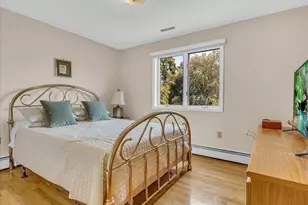 51 Walnut St, Saugus, MA 01906 - Photo 14
