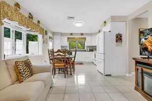 51 Walnut St, Saugus, MA 01906 - Photo 4