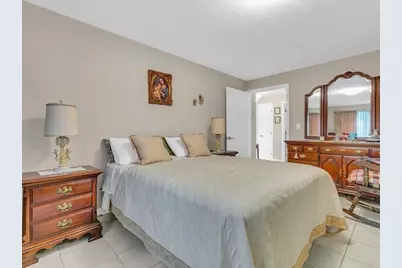 51 Walnut St, Saugus, MA 01906 - Photo 8