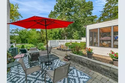 51 Walnut St, Saugus, MA 01906 - Photo 22