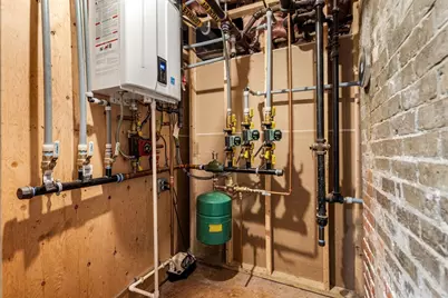 33 Middle St, Gloucester, MA 01930 - Photo 40