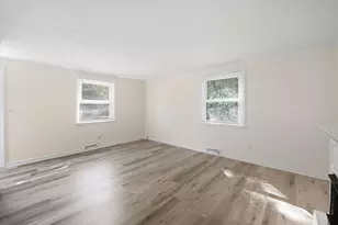 86 Talmadge Dr, Springfield, MA 01118 - Photo 8