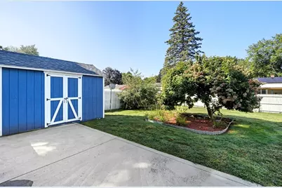 86 Talmadge Dr, Springfield, MA 01118 - Photo 28