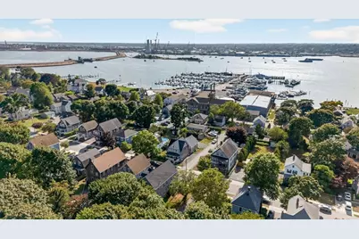 32 Green St, Fairhaven, MA 02719 - Photo 2