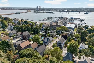 32 Green St, Fairhaven, MA 02719 - Photo 2