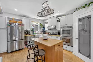 32 Green St, Fairhaven, MA 02719 - Photo 16