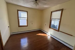 35 Dearborn St, Medford, MA 02155 - Photo 4