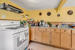 42 Mayhew St, Boston, MA 02125 - Photo 14