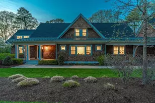 37 Cottage Cir, Dedham, MA 02026 - Photo 2