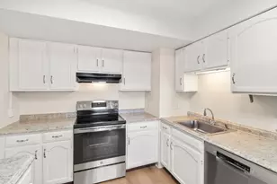 250 Hammond Pond Parkway, Newton, MA 02467 - Photo 6