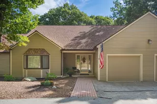 40 Bentwood Dr, Sturbridge, MA 01566 - Photo 2