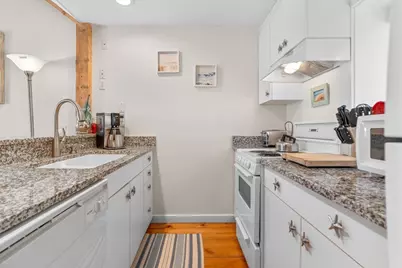 6 Hammock Pond Rd #6, Mashpee, MA 02649 - Photo 8