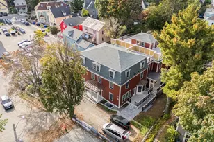 11 Goodwin Pl, Brookline, MA 02445 - Photo 8